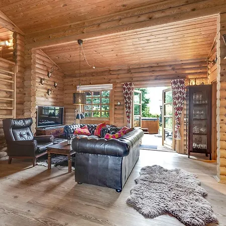 Charming With Wilderness Hot Tub * Asnæs