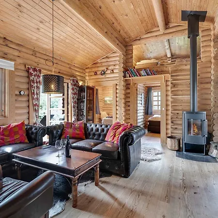 Charming With Wilderness Hot Tub Vakantiehuis