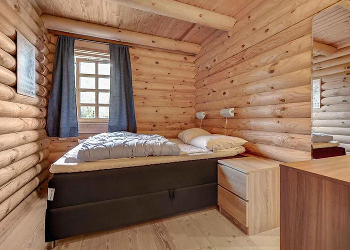 Charming With Wilderness Hot Tub